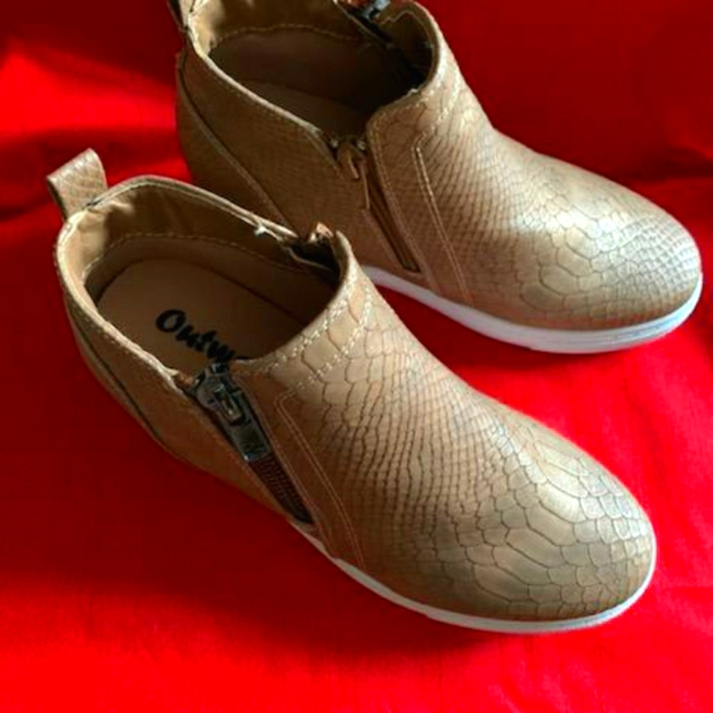 #KidsKorner - NEW Girl's Fashion Booties